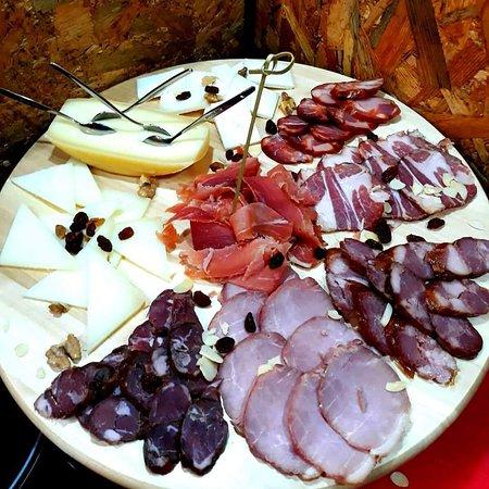 Habemus Vinium Wine Bar